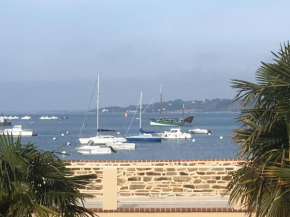 GÎte indépendant dans une villa -Vue et accès direct mer - avec 3 chambres et 3 grandes terrasses